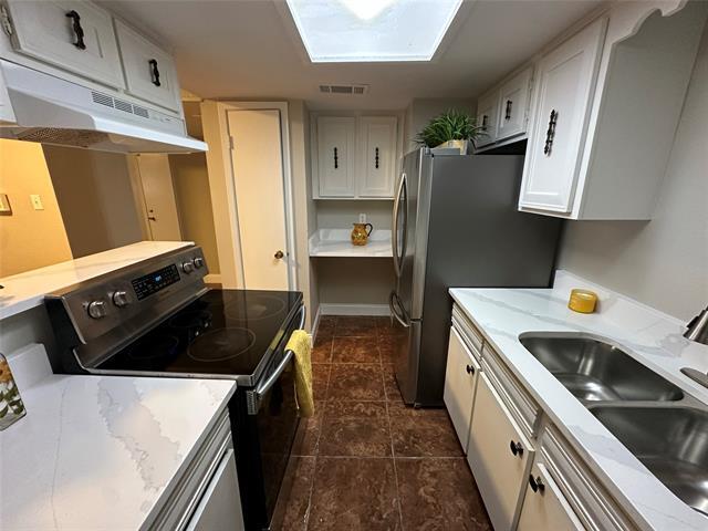 Building Photo - 5809 Harvest Hill Rd