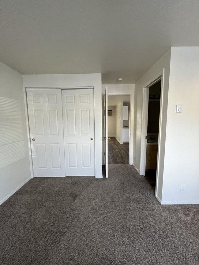 Building Photo - 1416 N Raymond St