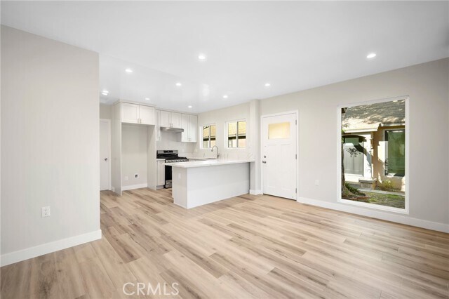 Building Photo - 417 Riverdale Dr