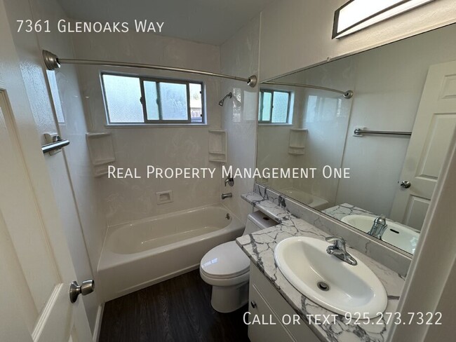 Building Photo - 7361 Glenoaks Way