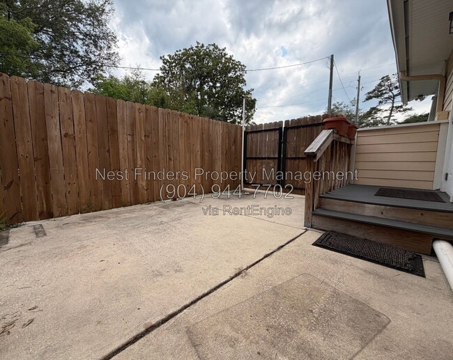 Building Photo - 3886 Walsh St