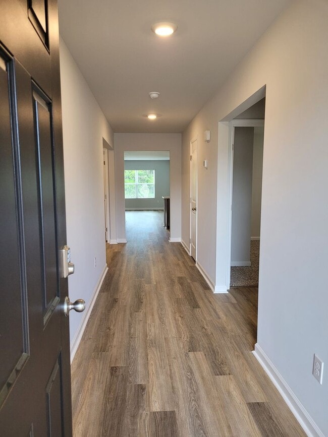 Building Photo - ATHENS - MOVE IN READY - NEW BUILD