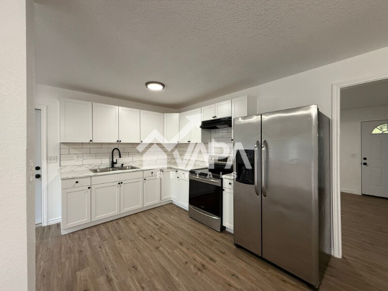 Building Photo - 4322 Las Cruces St