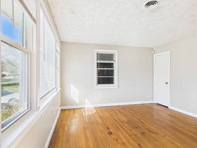 Building Photo - 2010 Cleary Rd