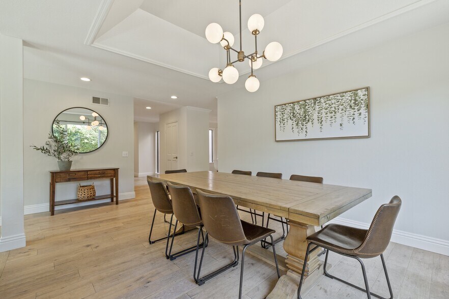 Dinning Area - 6146 Shadycreek Dr