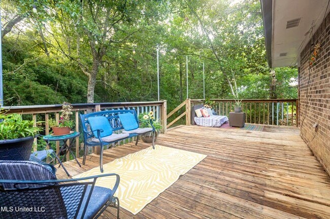 Building Photo - Downtown OS - Golf Cart District (Furnished!)