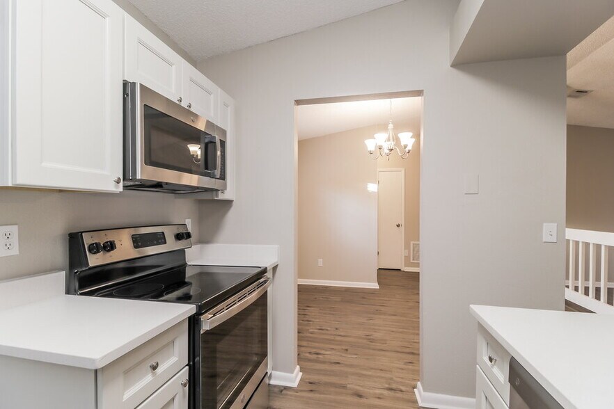 Building Photo - 4453 Tomlinson Cir