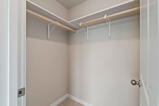 Building Photo - Charming & Modern Townhouse in Meridian!