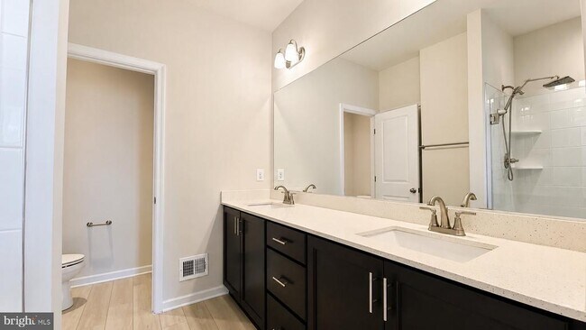 Building Photo - 4809 Vista Green Ln