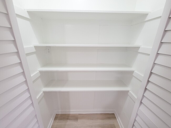 Building Photo - 301 Cypress St