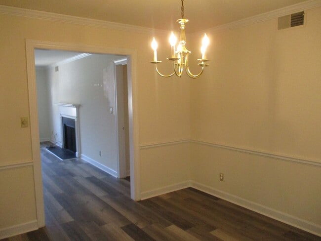 Building Photo - FOR RENT! 2 Bedroom, 2 Bath Upper Level Co...