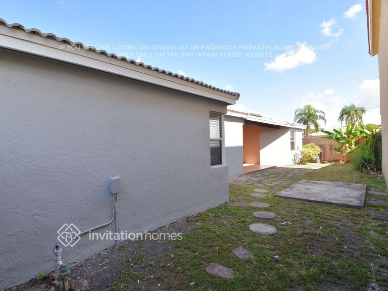 Building Photo - 15543 SW 96th Terrace