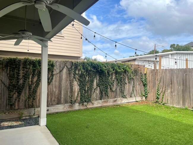 Building Photo - 1211 Marconi St