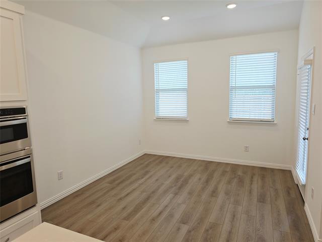 Building Photo - 712 Roanoke Dr