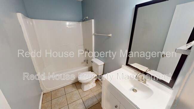 Building Photo - 109 Nann St