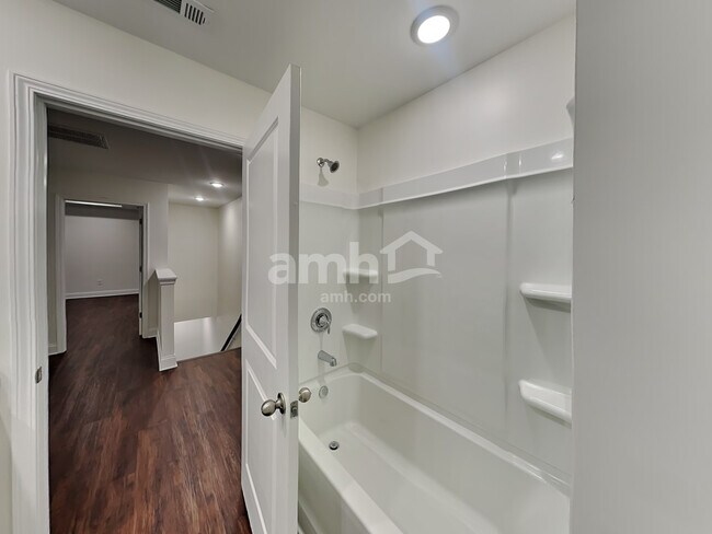Building Photo - 3880 Chivalry Dr