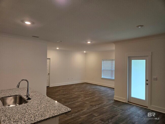 Building Photo - 14746 Dayton Cir