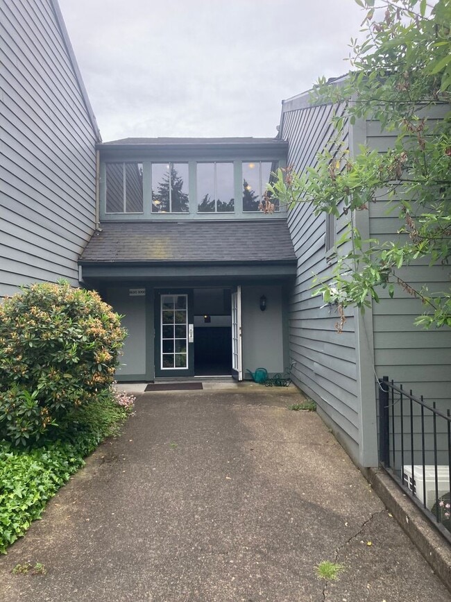 Primary Photo - 1 bedroom condo near Washington Square