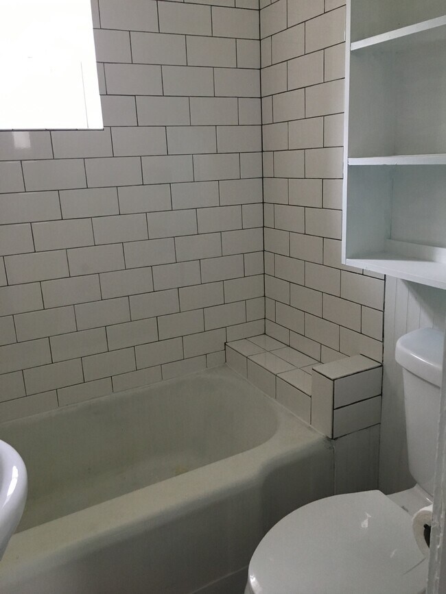 Building Photo - 1236-1238 Garfield NW