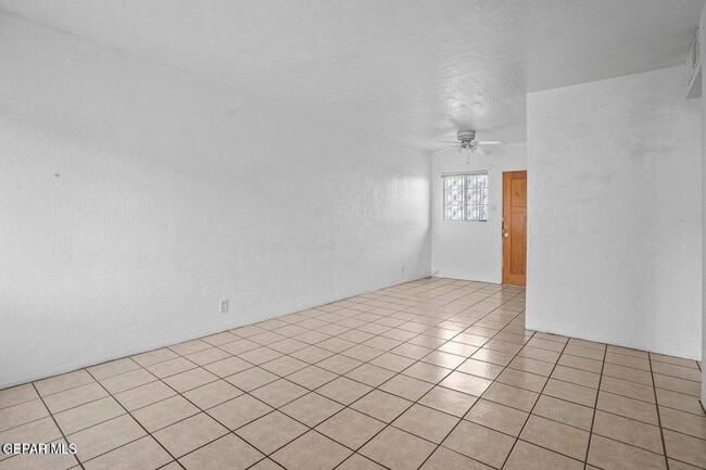 Building Photo - 2821 Fort Blvd