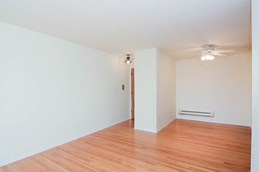 Building Photo - 665 W Wrightwood Ave