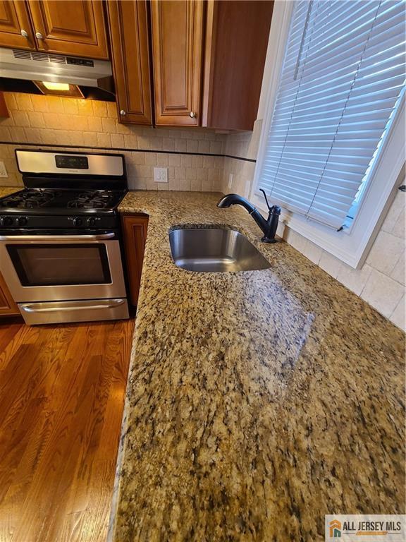 Building Photo - 459 Main St