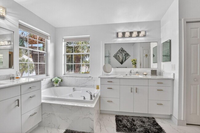 Building Photo - 7323 Panache Way
