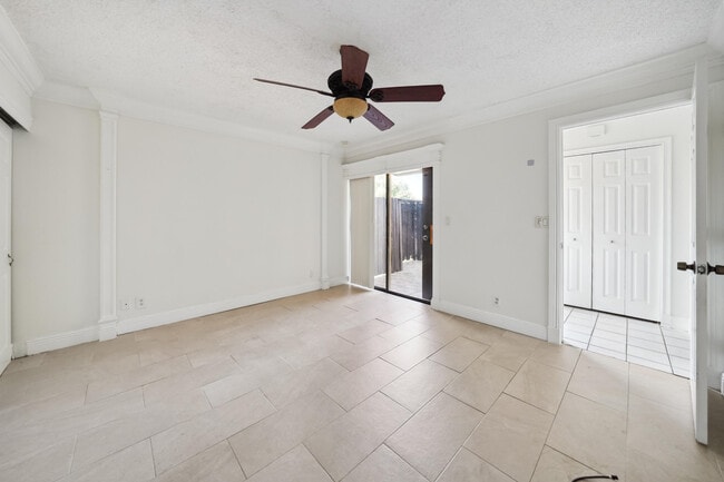 Building Photo - 3703 Waterview Cir