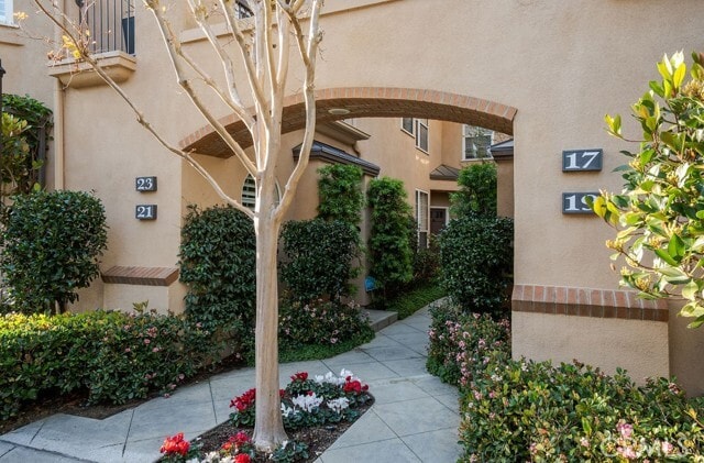 Building Photo - 17 Auvergne