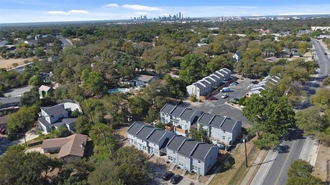 Primary Photo - 6211 Manor Rd