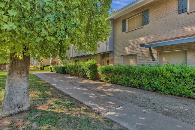 Building Photo - 6165 N Granite Reef Rd