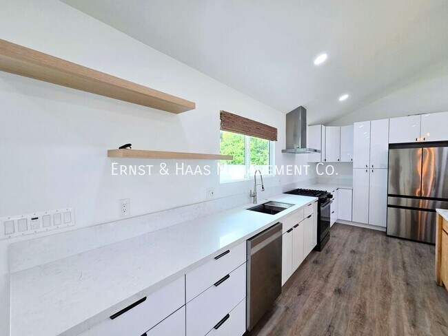 Building Photo - 3041 Yellowtail Dr