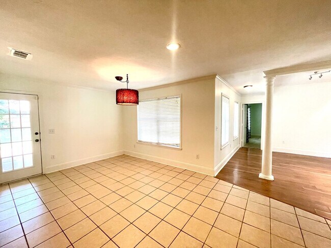 Building Photo - 3/2 Available for Rent in Oak Grove Subdiv...