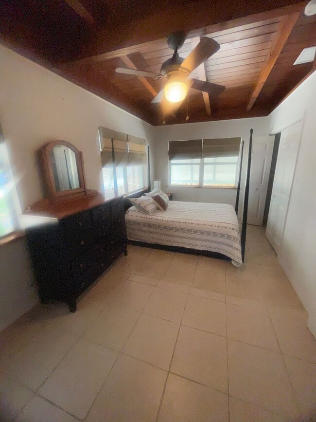 Building Photo - 428 Court St