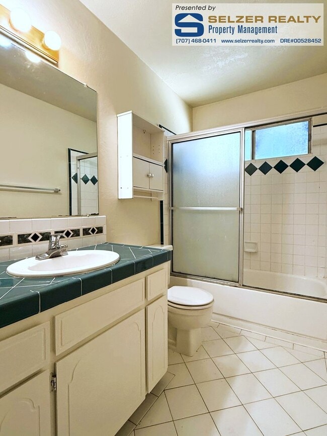 Building Photo - 385 El Rio Ct