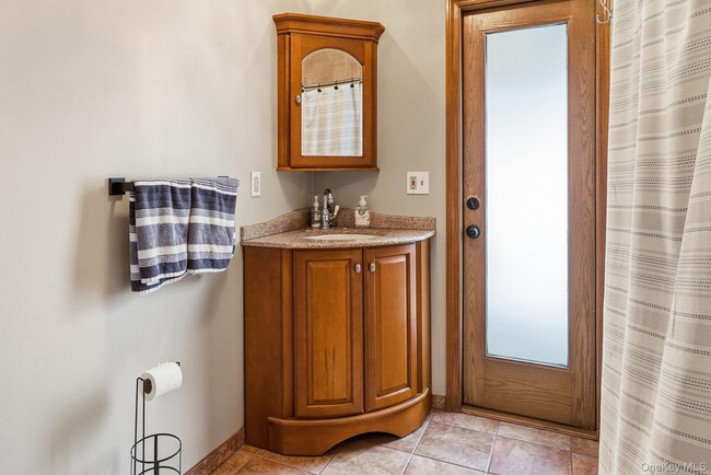 Building Photo - 946 NY-311