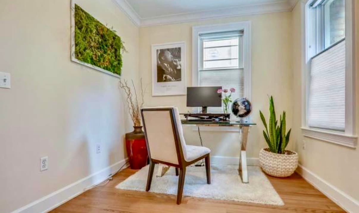 Building Photo - 1121 24th St NW