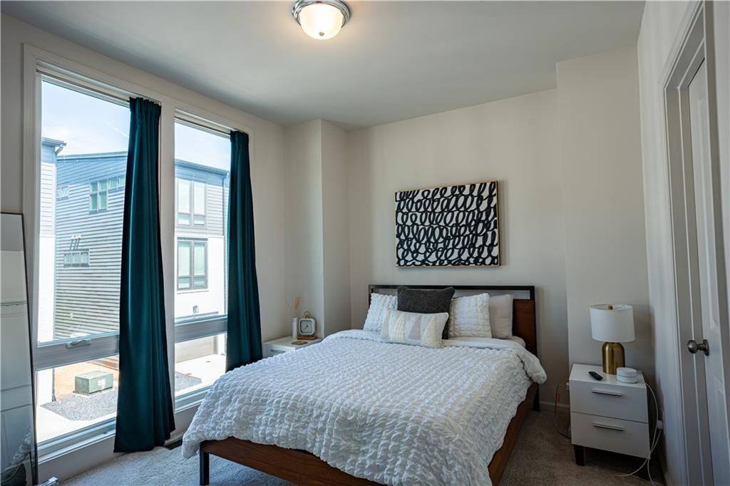 Building Photo - 452 Latta St NE