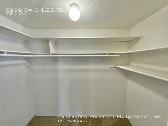 Building Photo - Pipers Run Upper Level Two Bedroom Condo