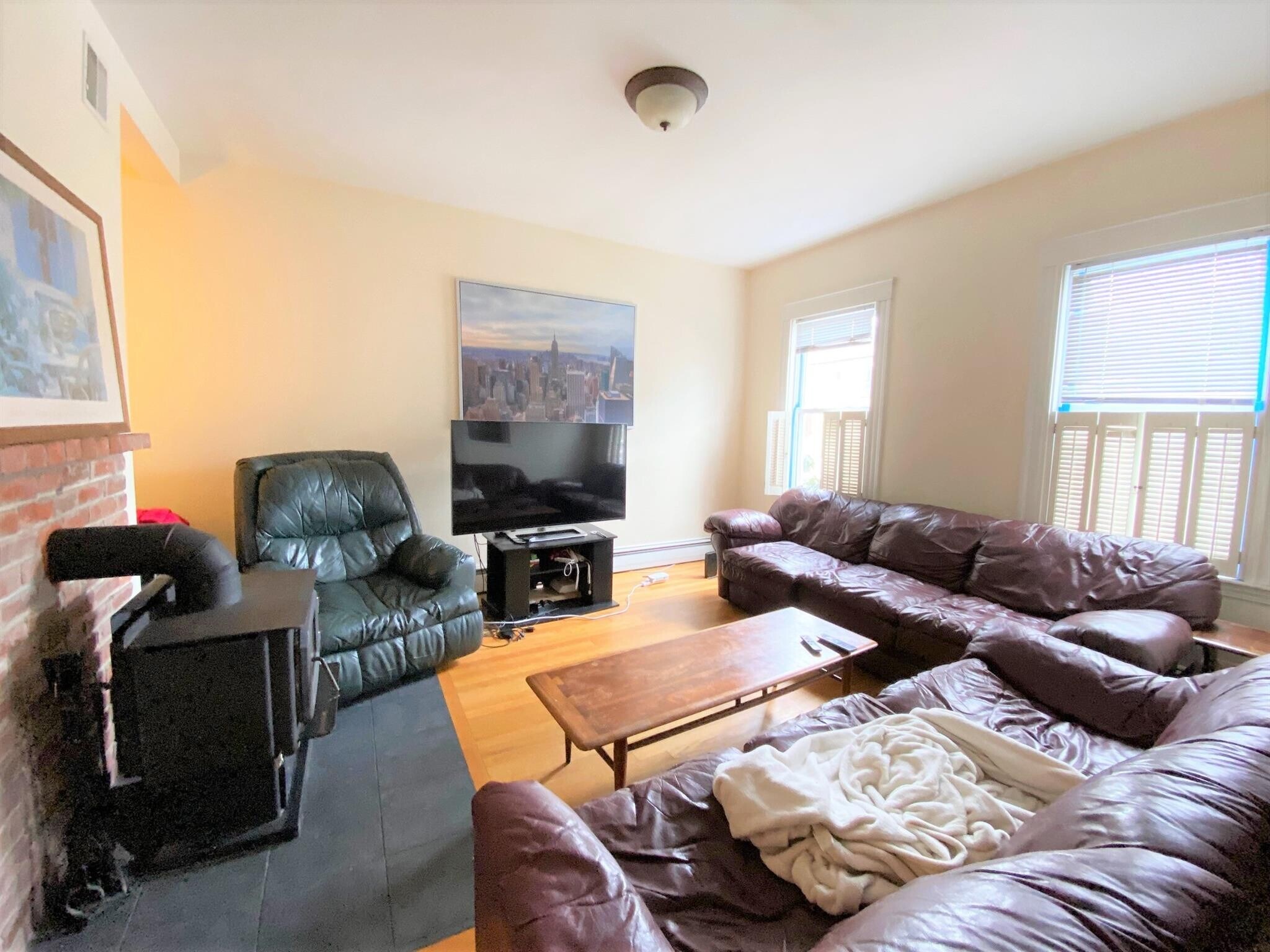 Building Photo - 24 Watson St