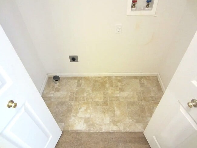 Building Photo - 5671 Ansel Dr