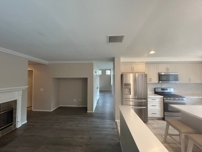 Building Photo - Remodeled Home for Rent in Corona – Sunroo...