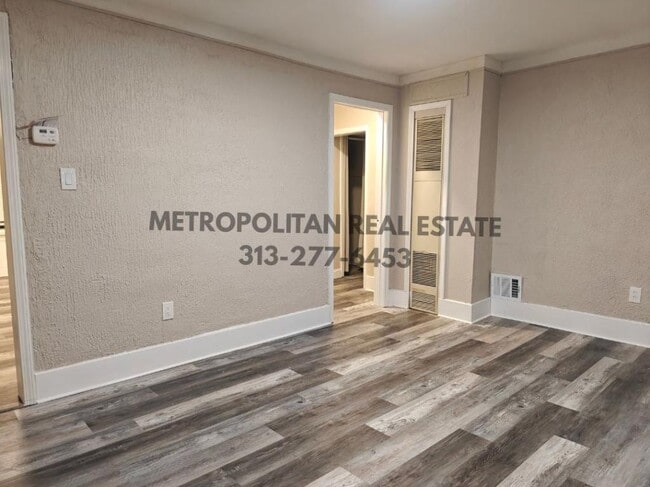 Building Photo - 4476 Monroe St