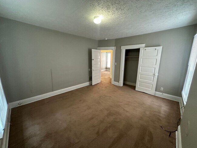 Building Photo - 2154 Tuller St