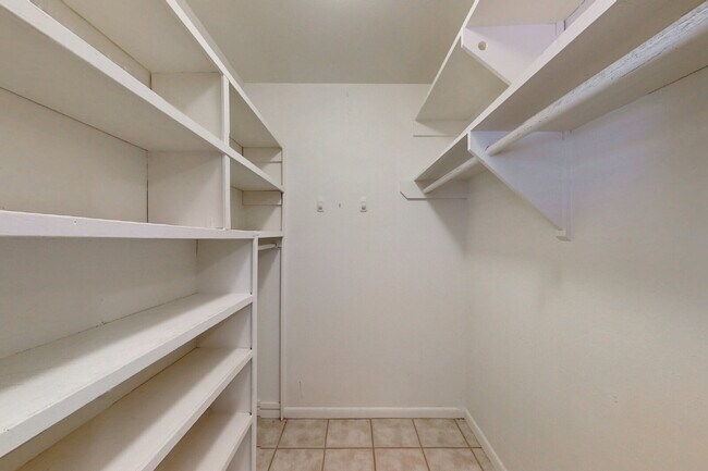 Building Photo - 1407 Skrivanek Ct