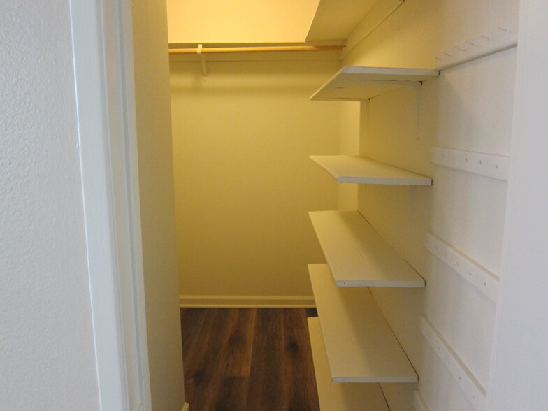 Walk-in Closet from outside - 1242 S Barrington Ave