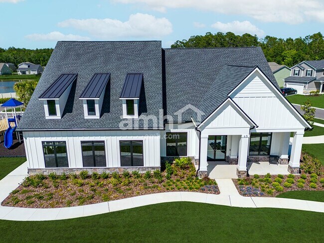 Building Photo - 390 Banyan Frst Dr