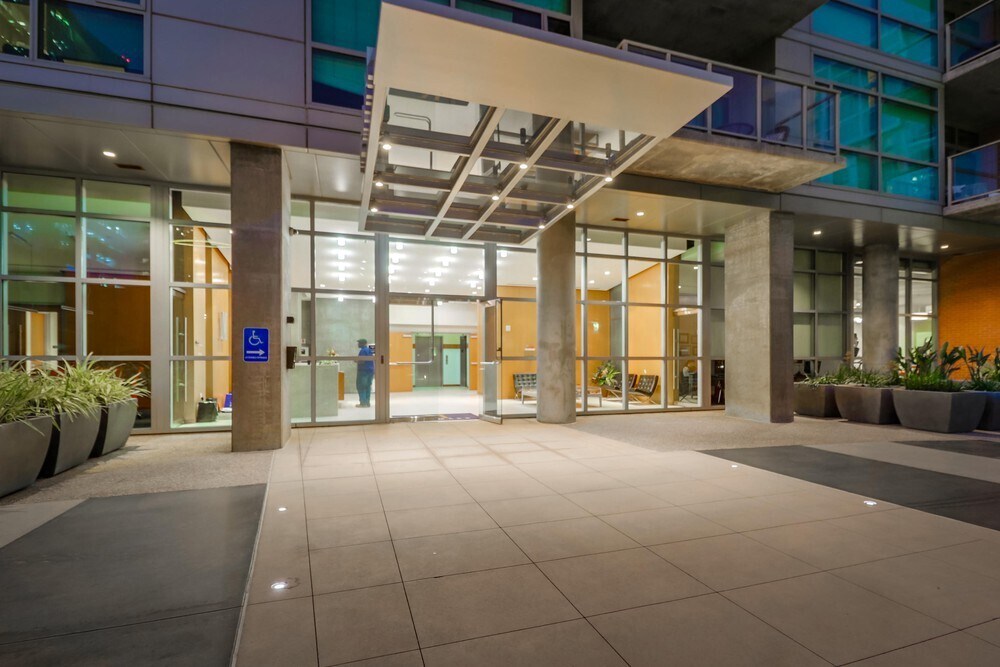 Building Photo - 800 The Mark Ln