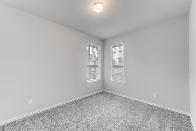 Building Photo - 1229 Red Hills Dr