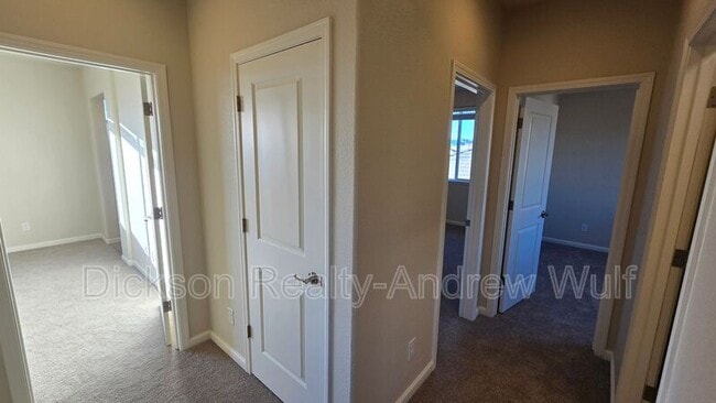 Building Photo - 7052 Diversey Dr